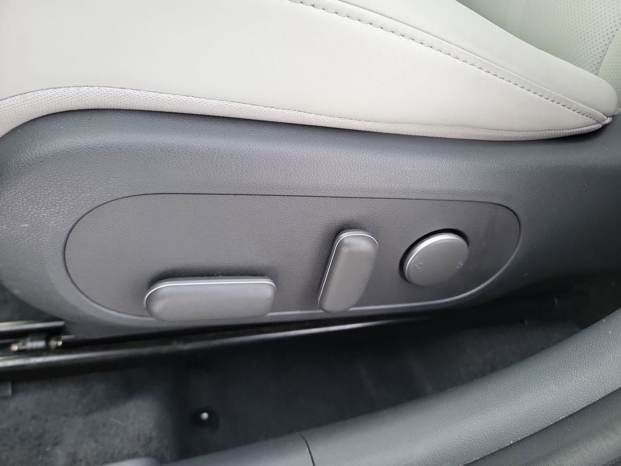 Certified 2024 Hyundai Kona Limited AWD/4WD image 12