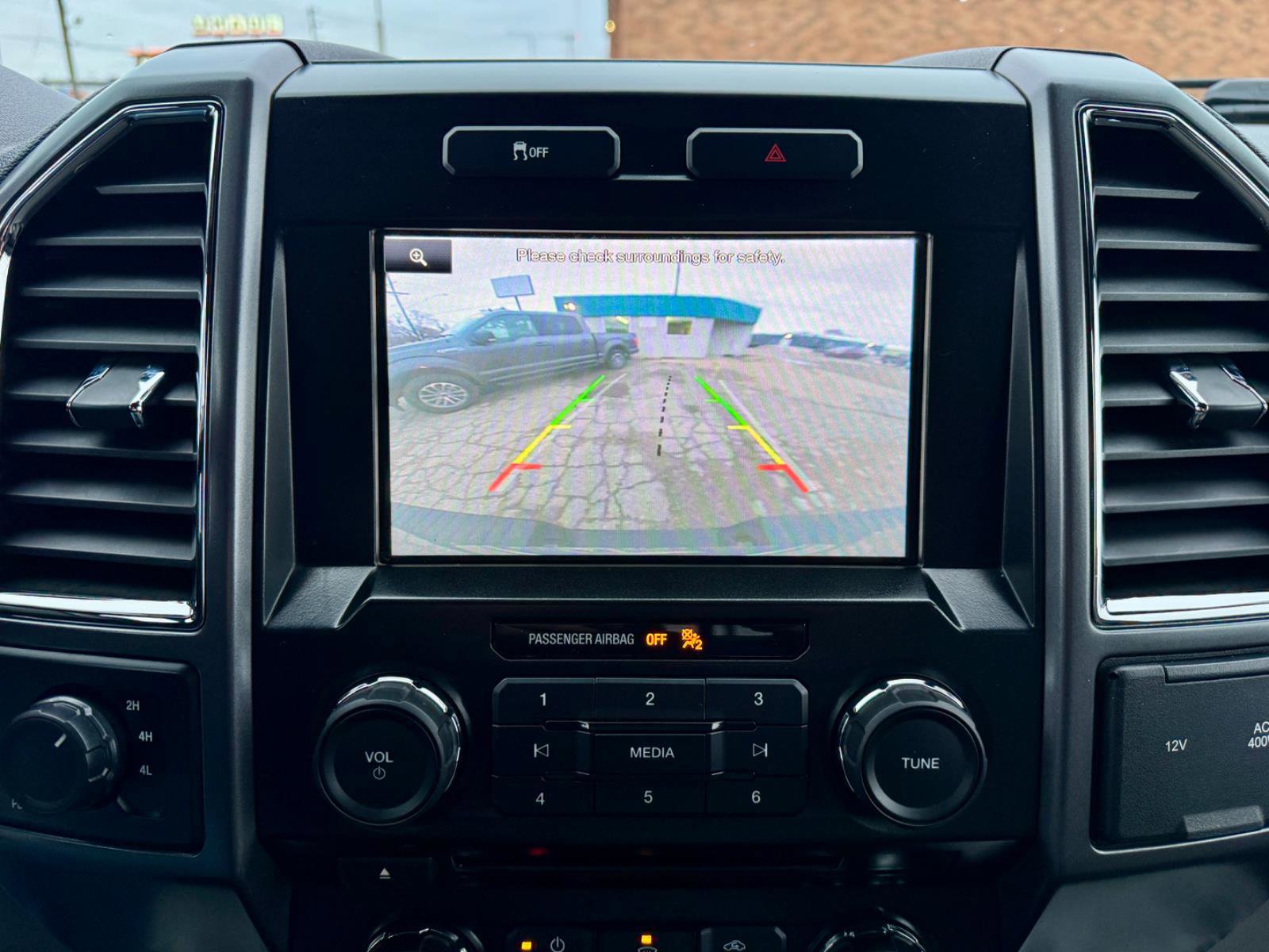 Used 2015 Ford F150 XLT w/ Equipment Group 302A Luxury image 21