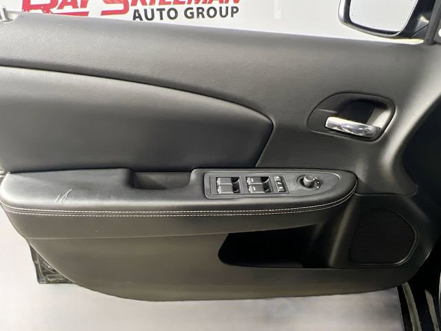 Used 2011 Chrysler 200 Limited image 27