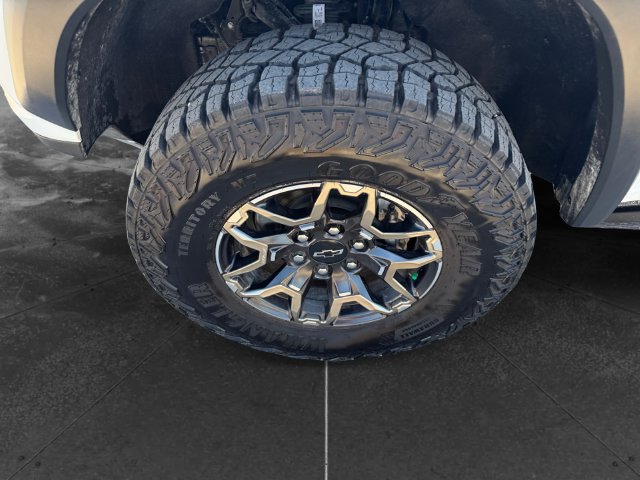 Certified 2026 Chevrolet Colorado ZR2 w/ Technology Package AWD/4WD image 9