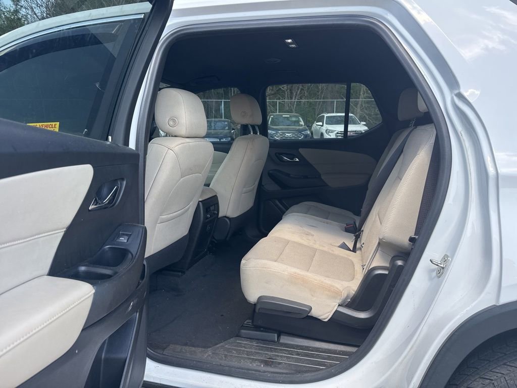 Used 2022 Chevrolet Traverse LS image 15