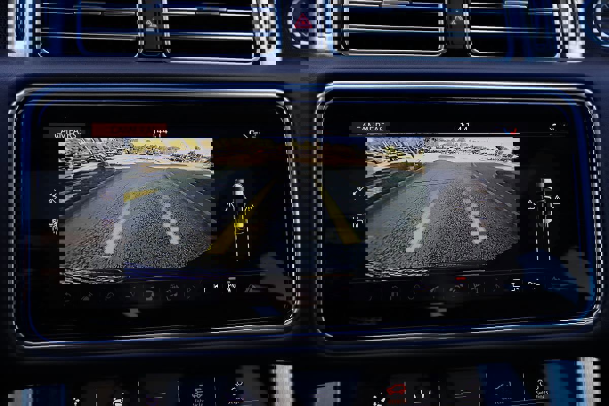 Used 2018 Land Rover Range Rover HSE image 21