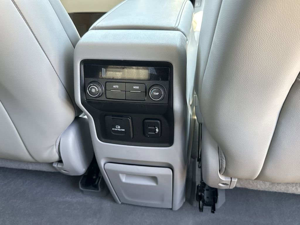 Used 2017 GMC Acadia SLT FWD image 18