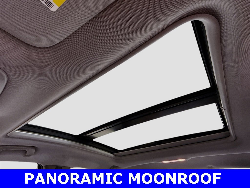 Used 2022 Chevrolet Malibu LT image 3