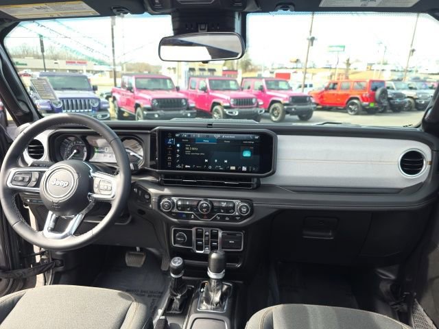 Used 2025 Jeep Wrangler Unlimited Sahara w/ Safety Group AWD/4WD image 52