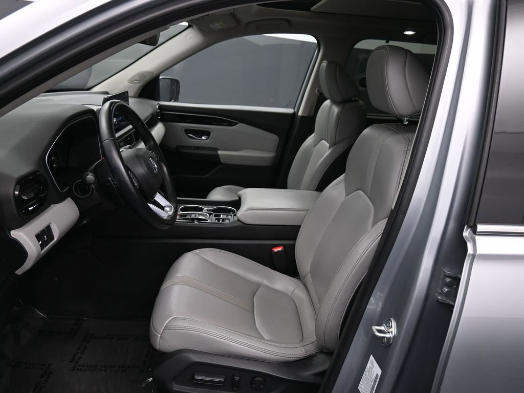 Certified 2023 Honda Pilot Touring image 19