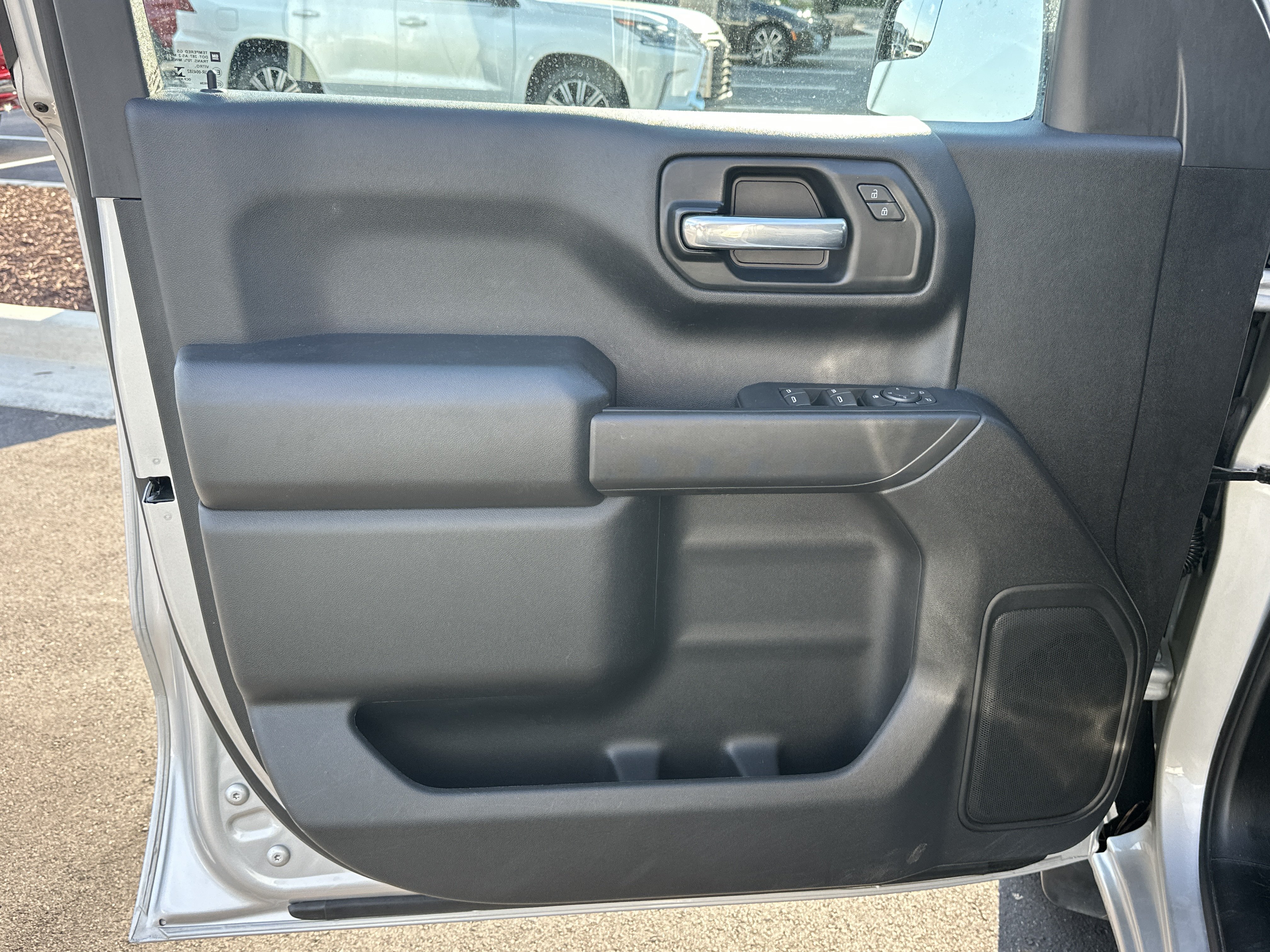 Used 2022 Chevrolet Silverado 1500 Custom w/ LPO, Dark Essentials Package AWD/4WD image 11