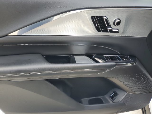 Used 2024 Cadillac Lyriq Tech RWD image 18