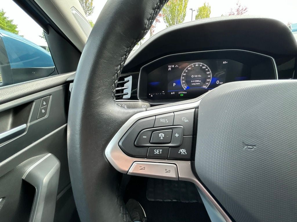 Used 2025 Volkswagen Jetta SE FWD image 18