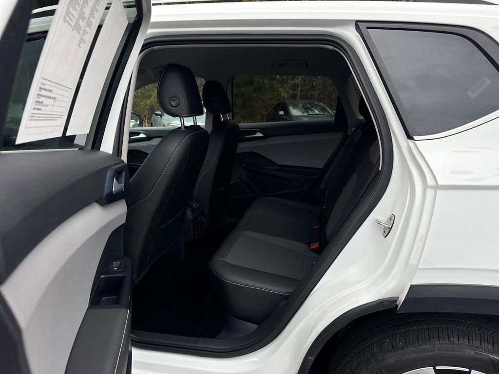 Used 2024 Volkswagen Taos SE image 26