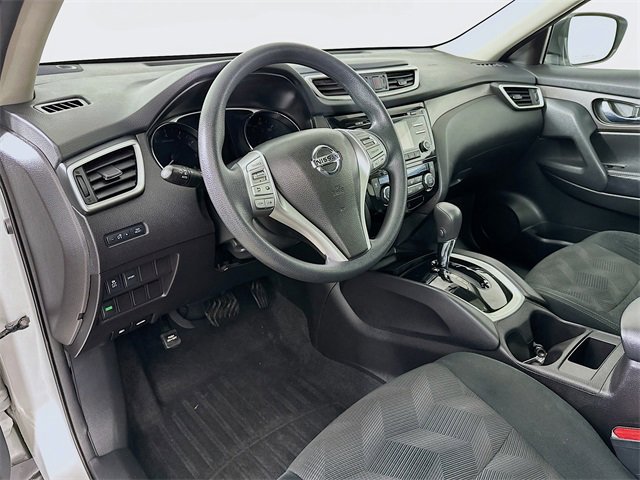 Used 2016 Nissan Rogue SV w/ SV Moonroof Package image 18