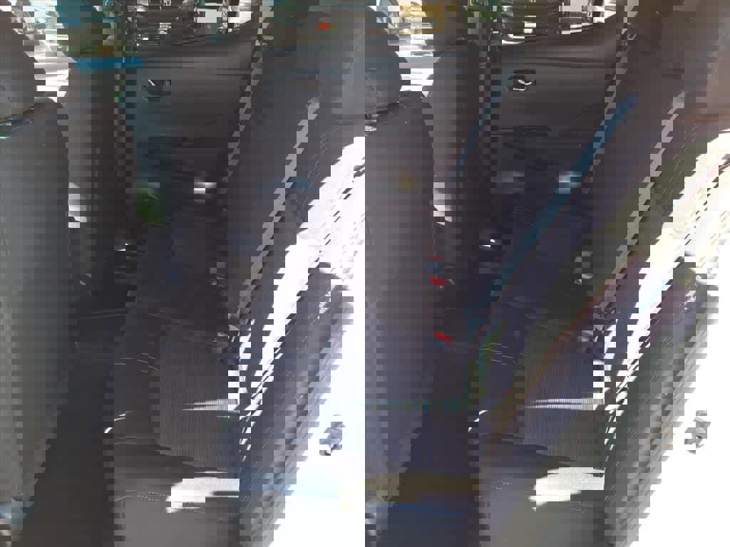 Used 2022 Nissan Leaf S image 9