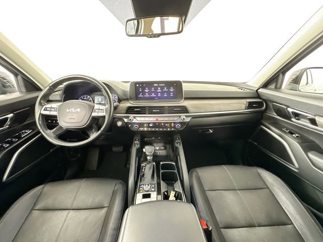 Used 2022 Kia Telluride EX w/ EX Premium Package image 3