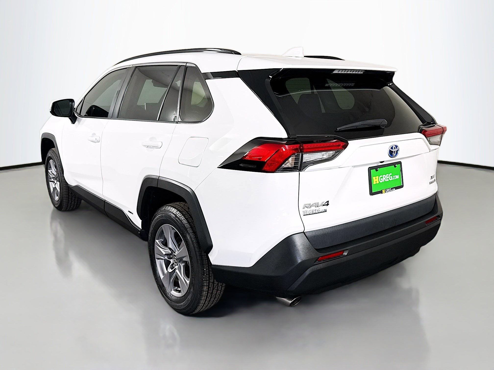 Used 2023 Toyota RAV4 XLE w/ XLE Grade Weather Package image 7