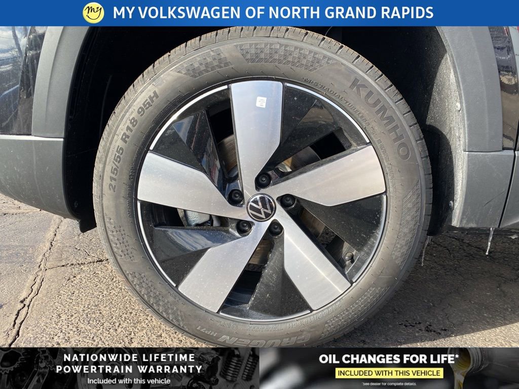 New 2026 Volkswagen Taos S image 5