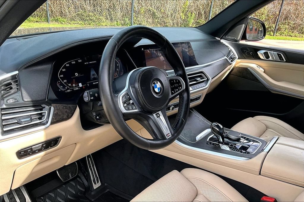 Used 2021 BMW X5 M50i AWD/4WD image 17
