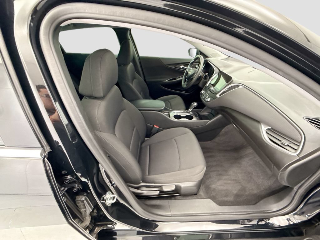Used 2020 Chevrolet Malibu LS w/ LPO, Convenience Package 2 FWD image 18