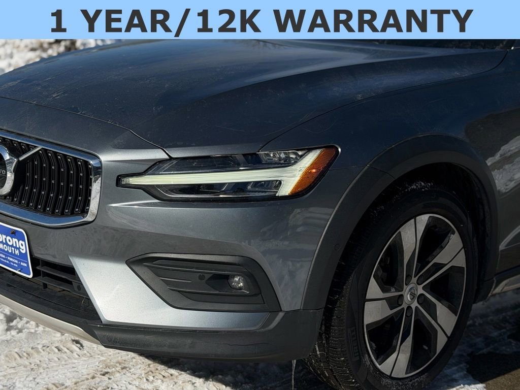 Used 2021 Volvo V60 T5 Cross Country image 7