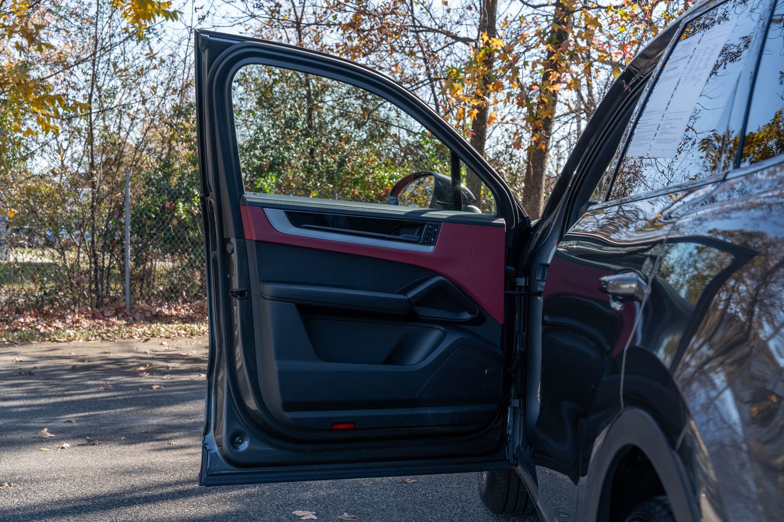 Certified 2025 Porsche Cayenne image 20