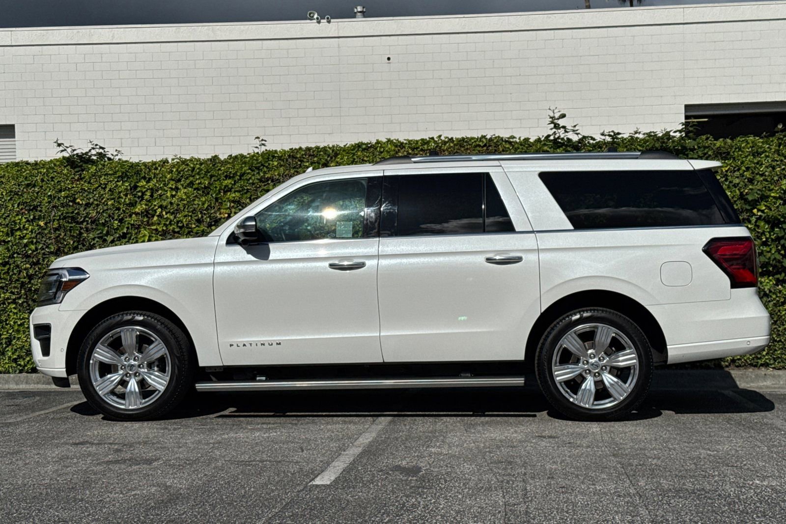 Used 2024 Ford Expedition Max Platinum AWD/4WD image 7