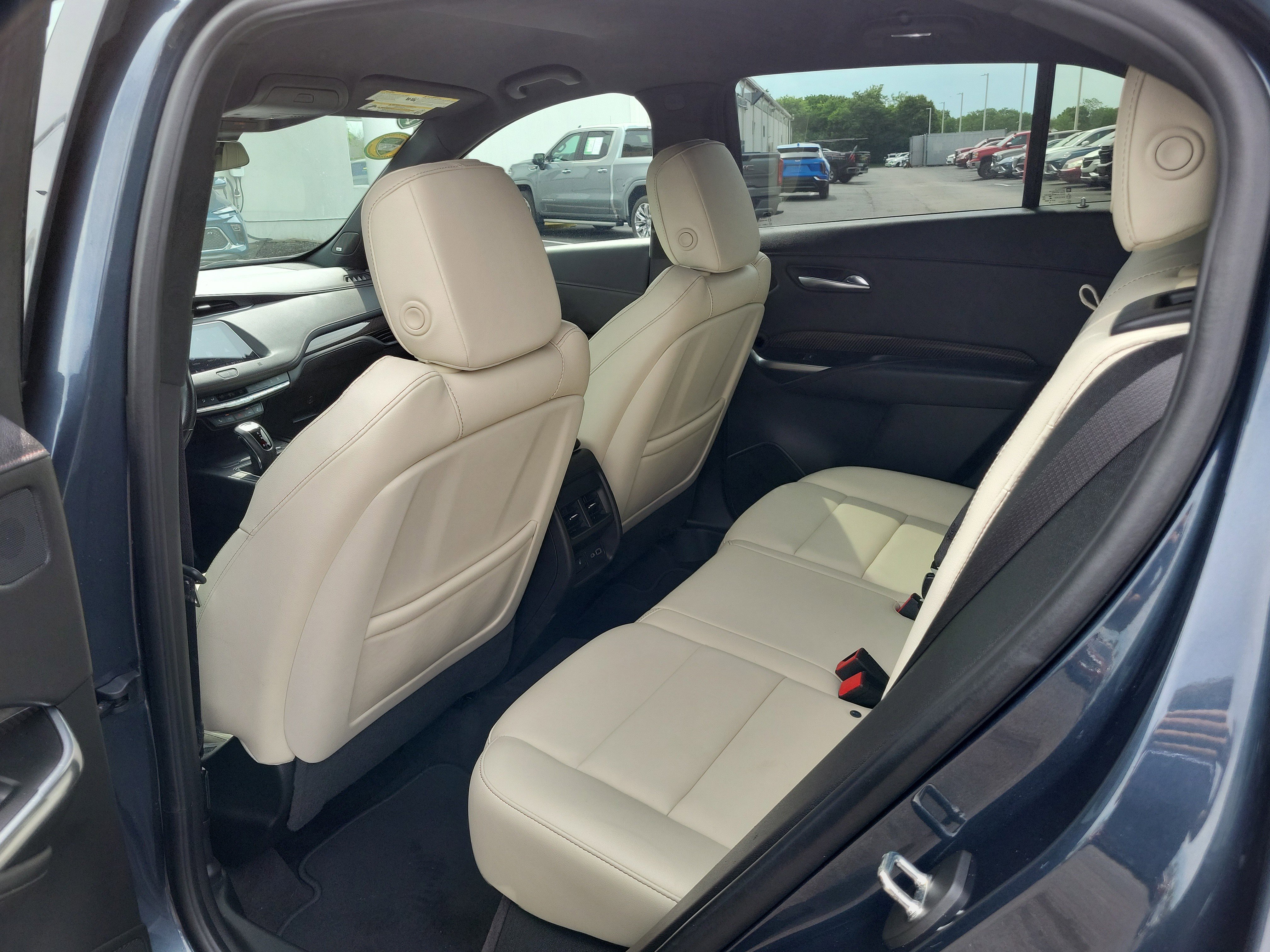 Used 2019 Cadillac XT4 Sport w/ Cold Weather Package FWD image 15