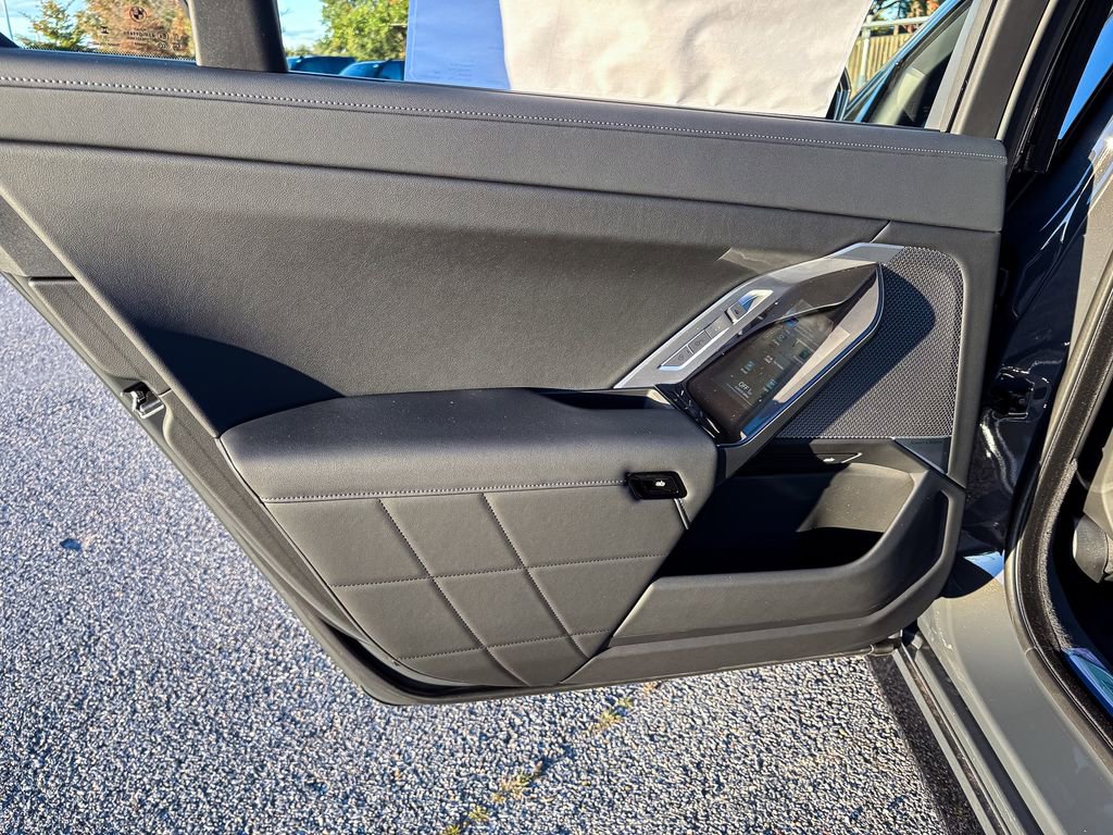 New 2026 BMW 740i xDrive w/ Premium Package image 30