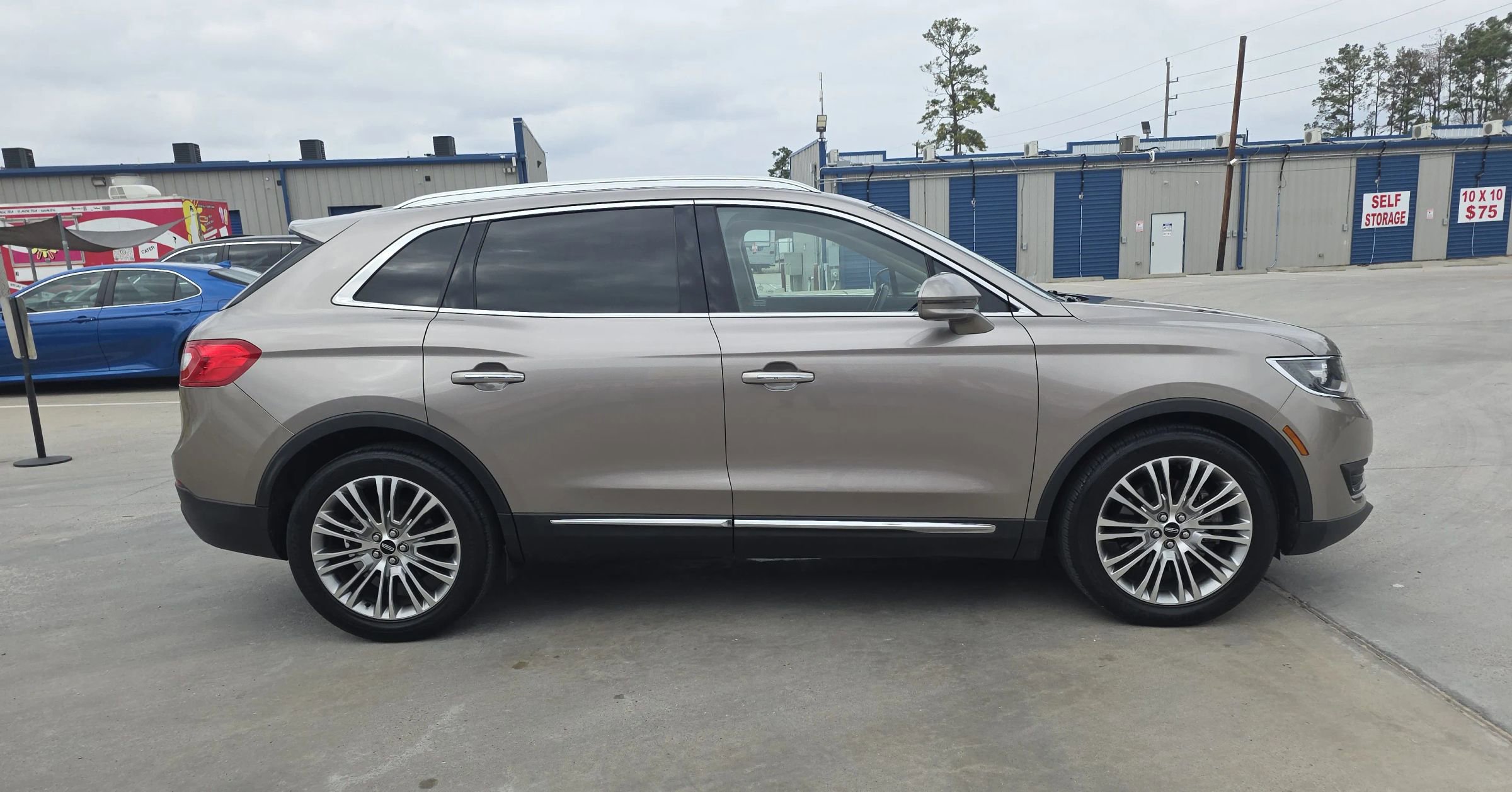 Used 2018 Lincoln MKX Reserve w/ Lincoln MKX Climate Package image 9