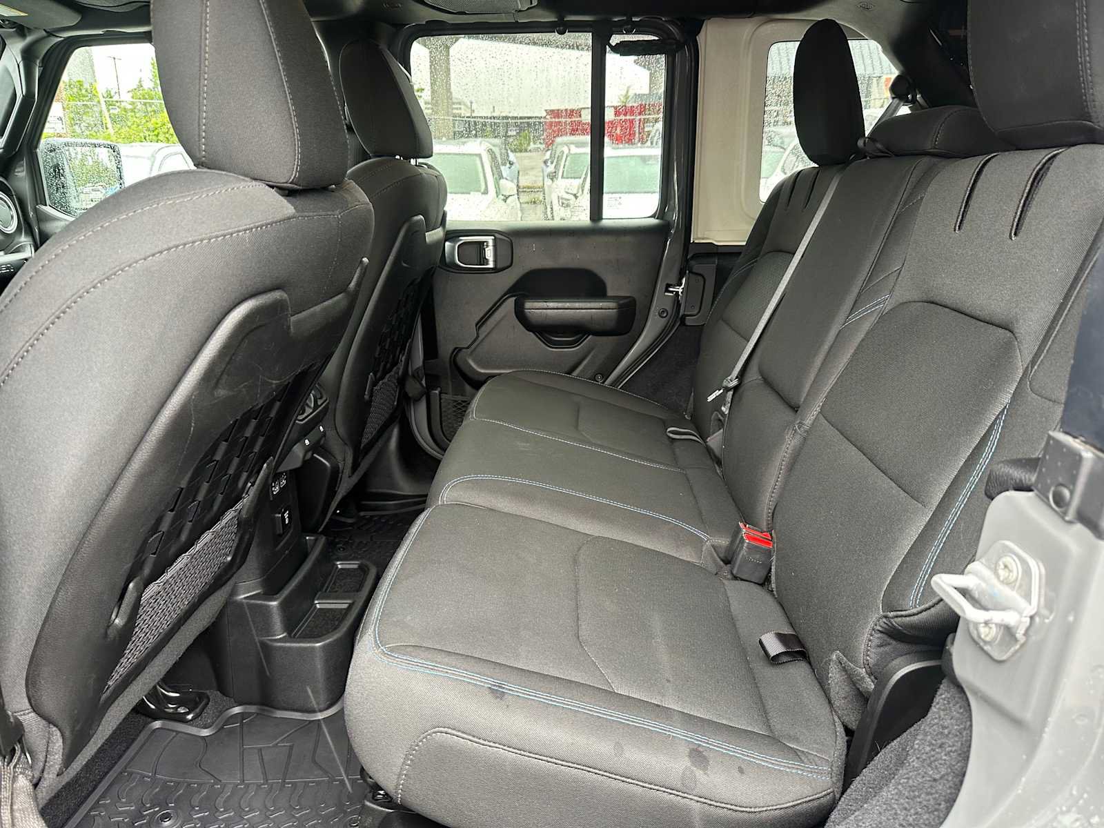Used 2022 Jeep Wrangler Unlimited Rubicon 4xe AWD/4WD image 15