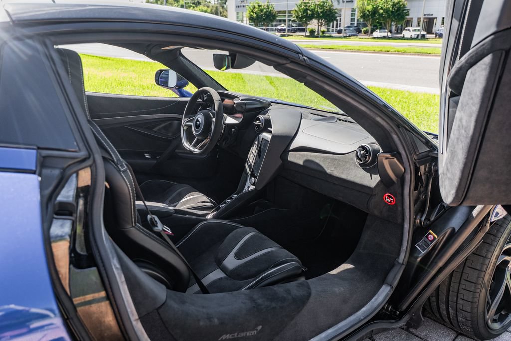 Used 2024 McLaren 750S Spider RWD image 35