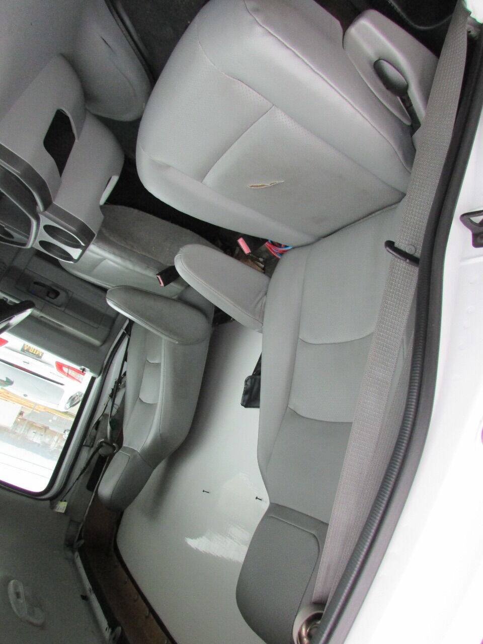 Used 2012 Ford E-450 and Econoline 450 Super Duty w/ PWR Locks & Windows Group RWD image 17
