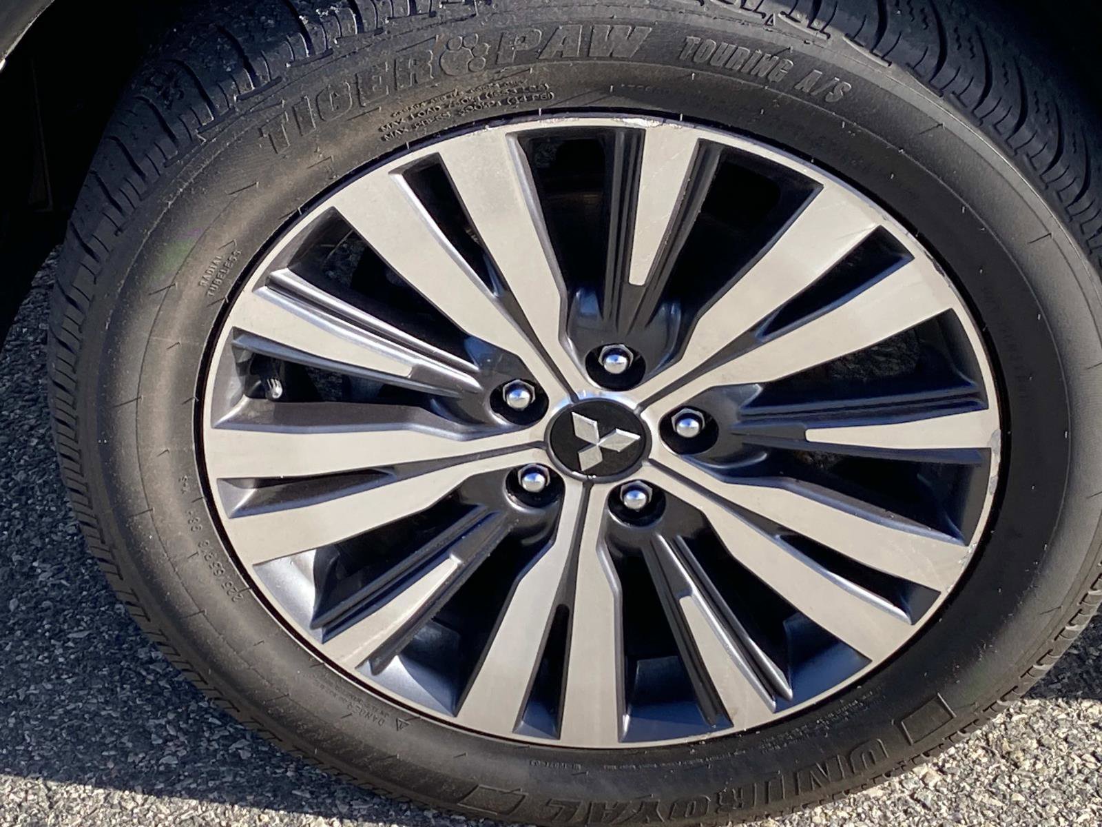 Used 2020 Mitsubishi Outlander ES image 22