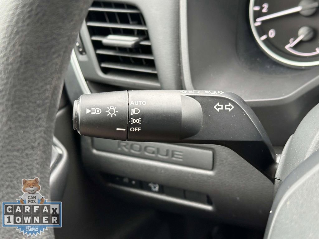 Used 2025 Nissan Rogue S image 24