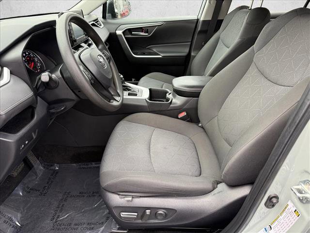 Used 2022 Toyota RAV4 XLE image 17