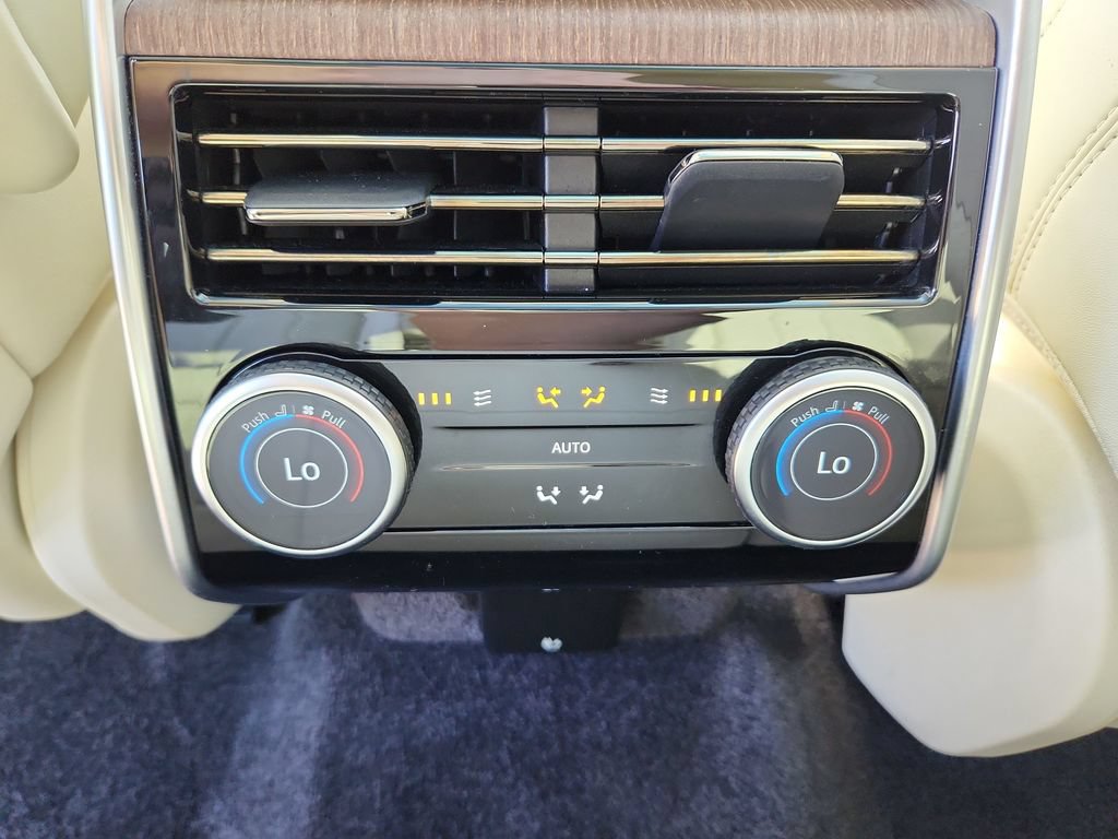 Certified 2025 Land Rover Range Rover SE AWD/4WD image 27