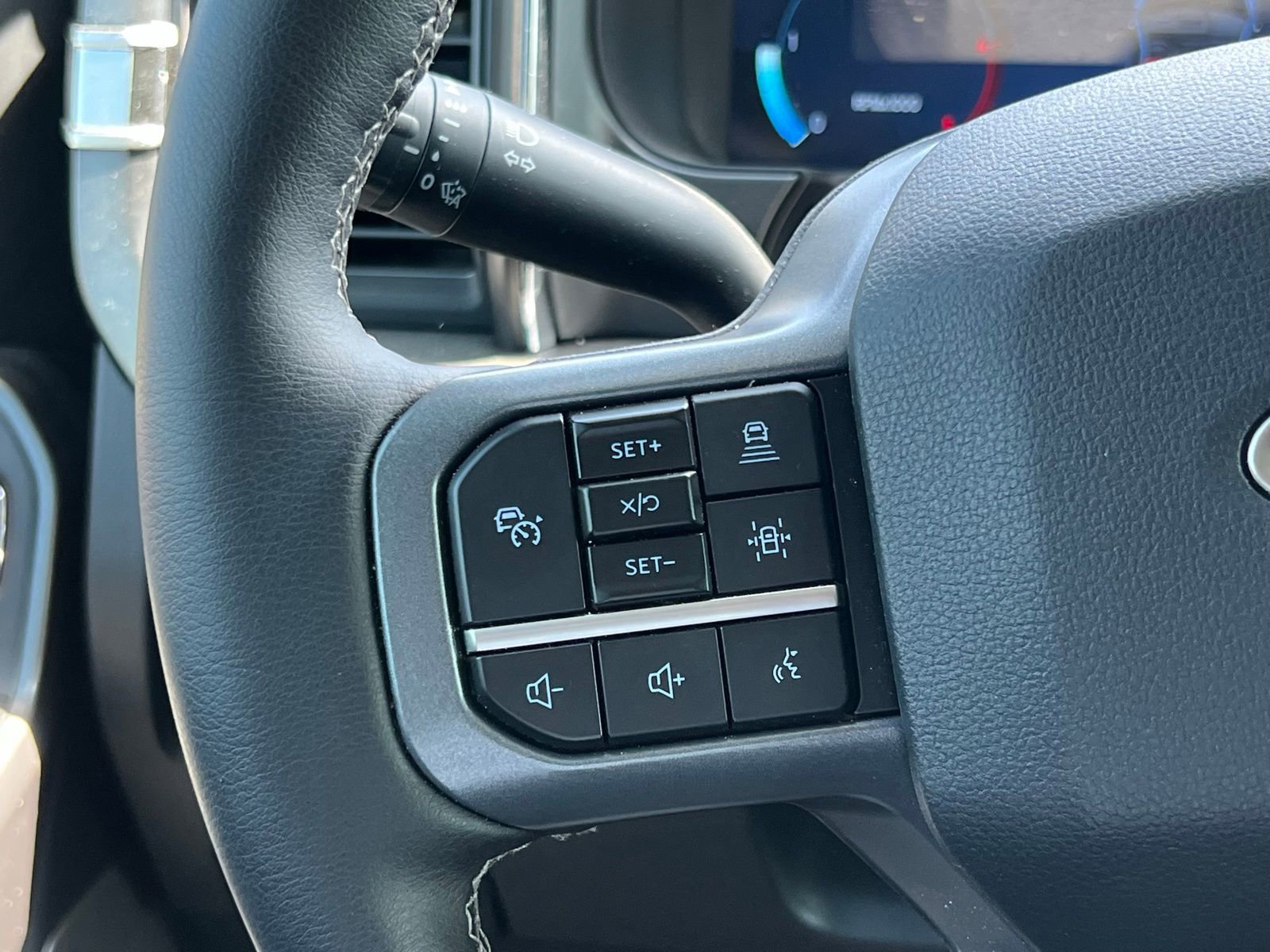 Used 2025 Ford F250 Lariat w/ Lariat Ultimate Package image 29