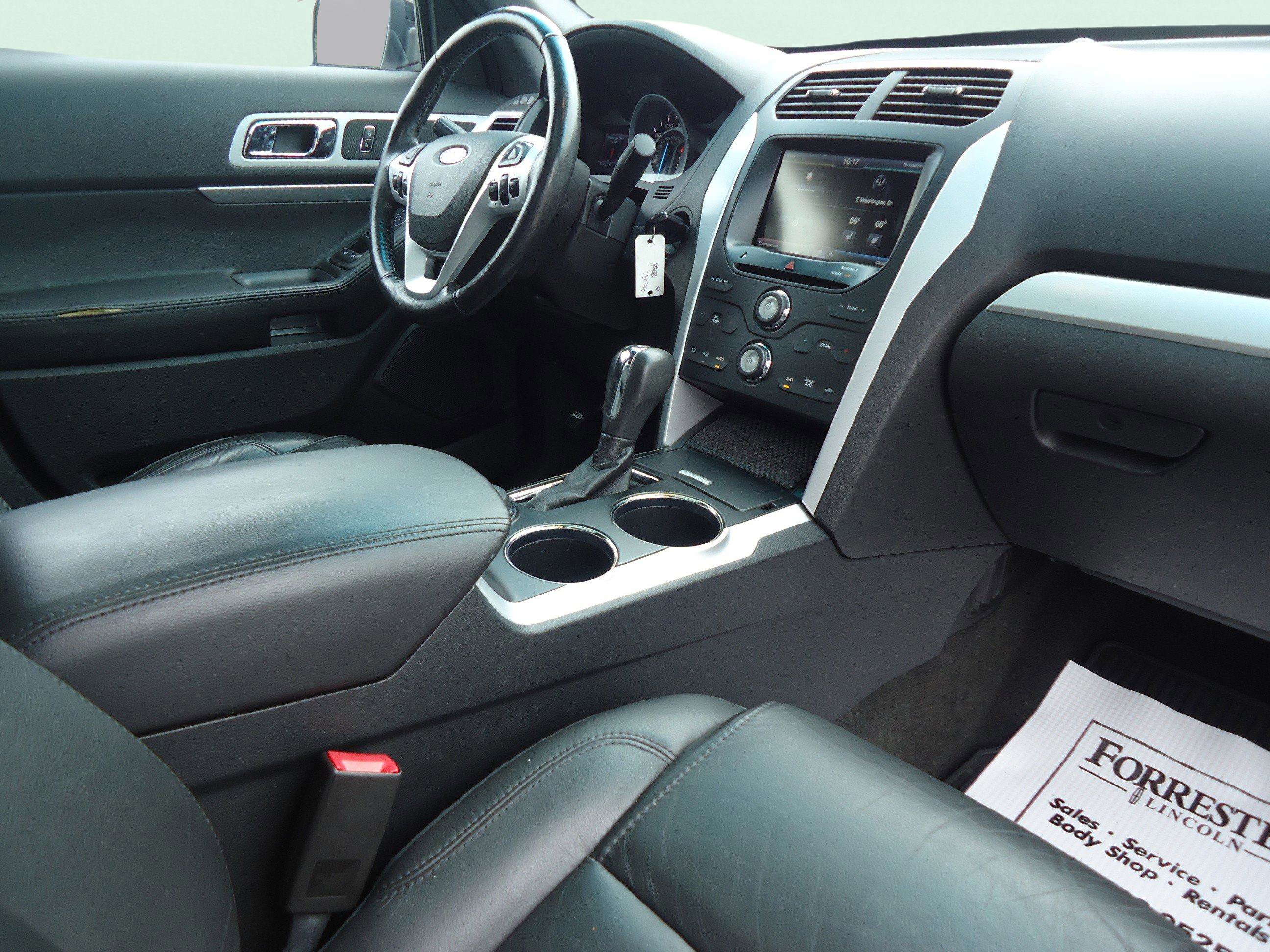 Used 2014 Ford Explorer XLT w/ Equipment Group 202A image 12