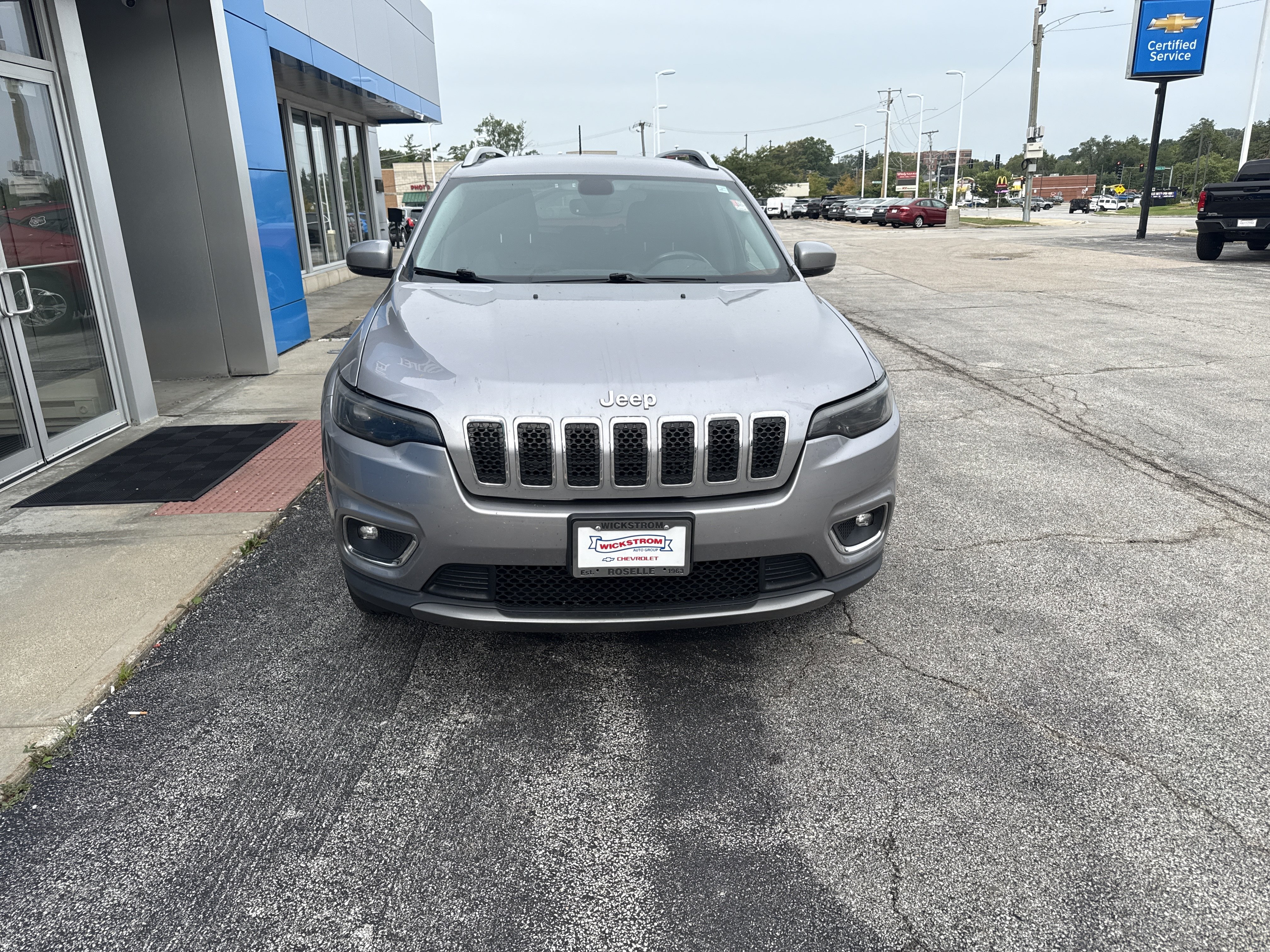 Used 2019 Jeep Cherokee Limited AWD/4WD image 3