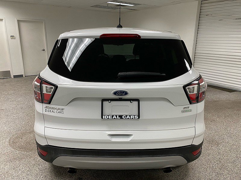Used 2017 Ford Escape SE image 6