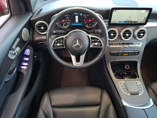 Used 2021 Mercedes-Benz GLC 300 4MATIC image 11