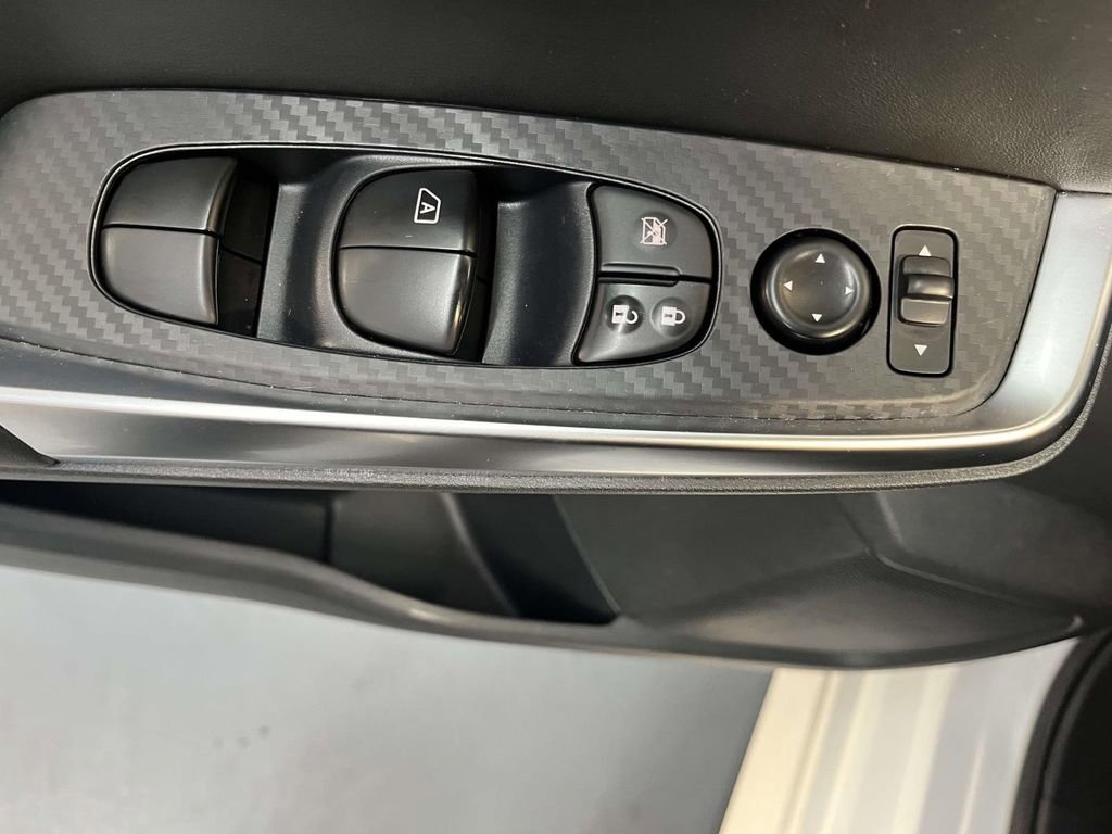 Used 2023 Nissan Sentra SR w/ Electronics Package image 14