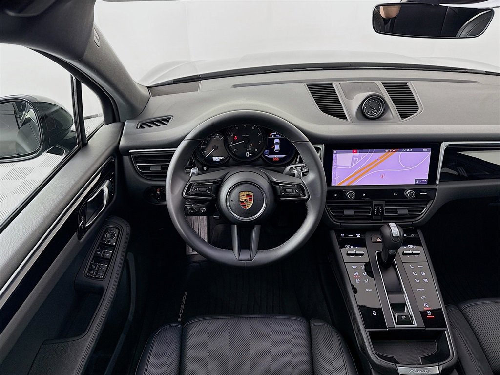 Used 2024 Porsche Macan image 23