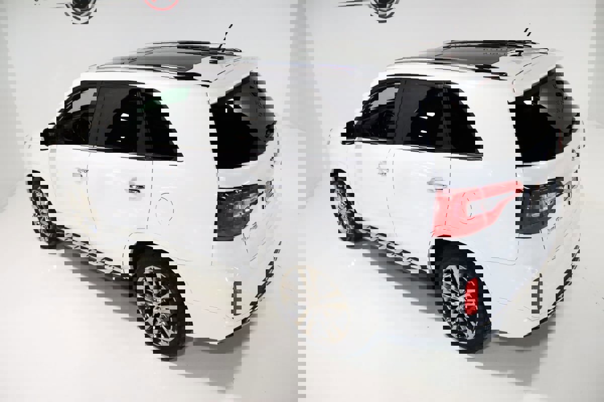 Used 2014 Kia Sorento SX w/ 3rd Row Package image 12