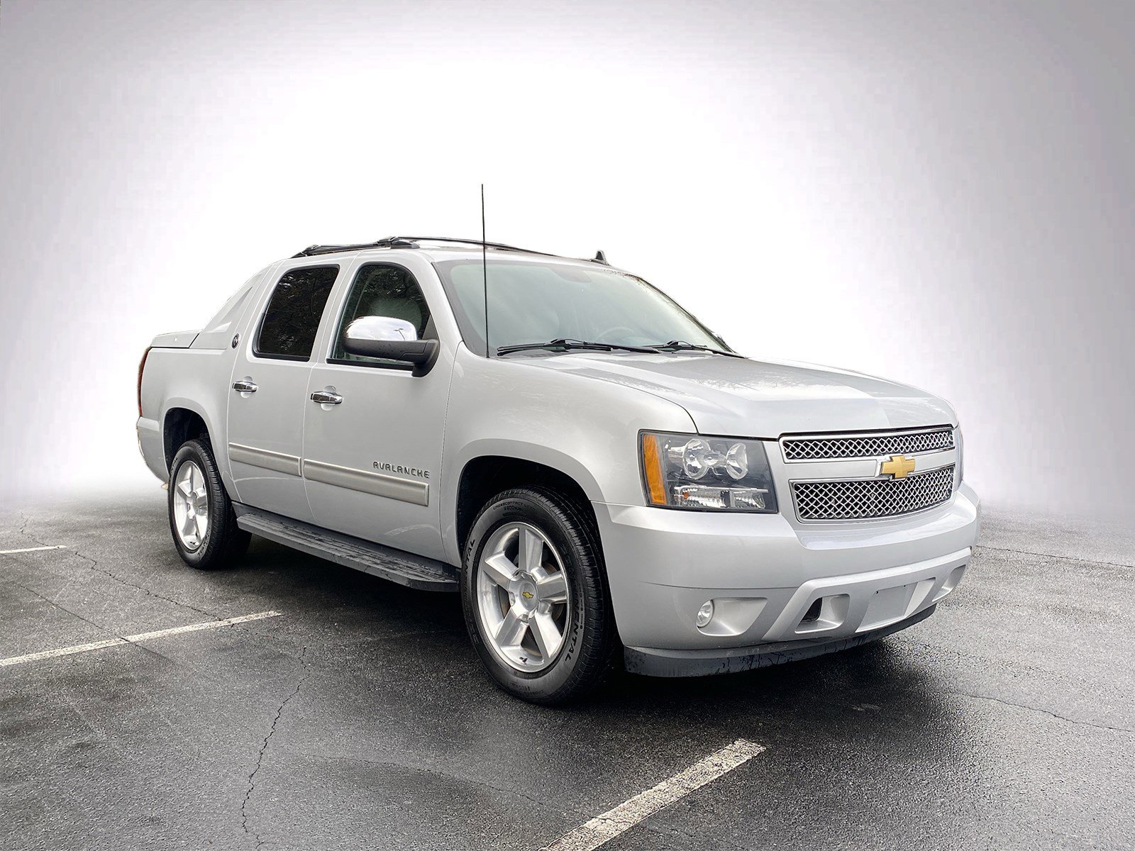 Used 2013 Chevrolet Avalanche LT w/ All-Star Edition video 2