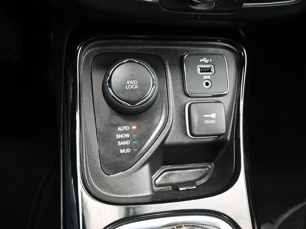 Used 2020 Jeep Compass Limited image 19