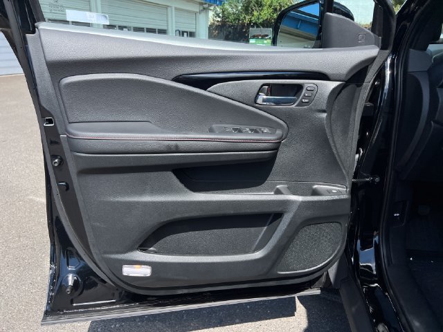 New 2026 Honda Ridgeline Black Edition image 17