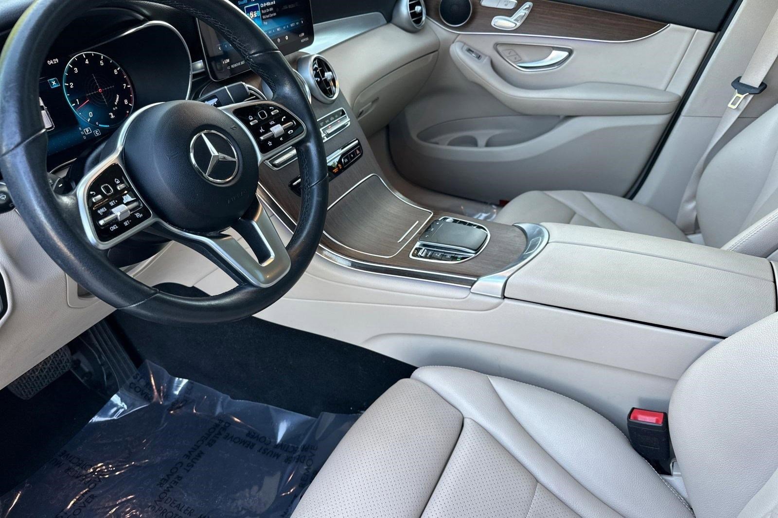 Certified 2022 Mercedes-Benz GLC 300 4MATIC image 4