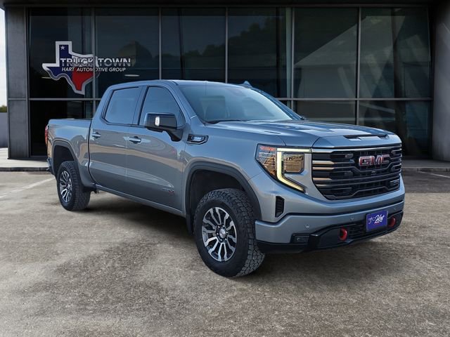 Used 2023 GMC Sierra 1500 AT4 w/ Technology Package AWD/4WD image 1