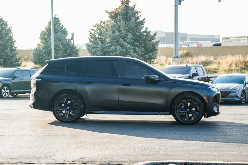 Used 2024 BMW iX xDrive50 w/ Premium Package image 4
