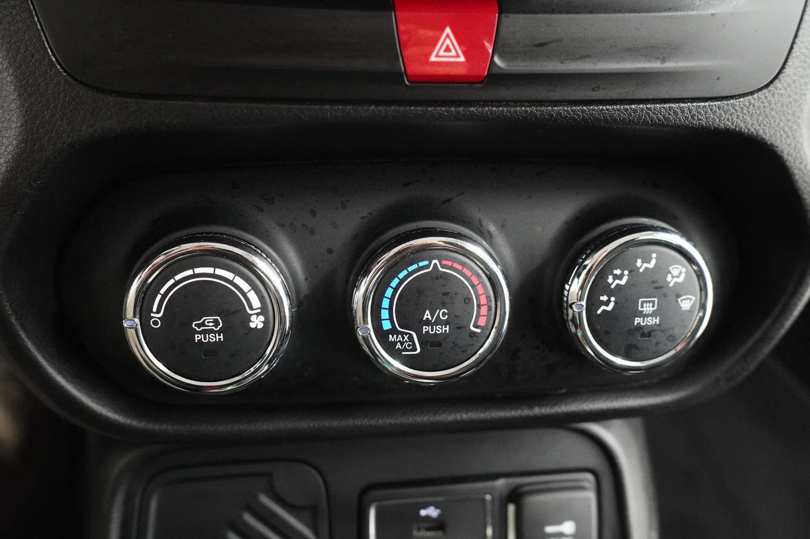 Used 2016 Jeep Renegade Sport w/ Power & Air Group FWD image 24