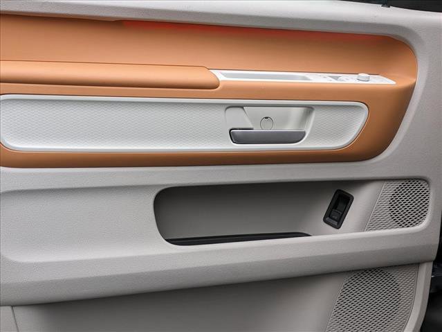 New 2025 Volkswagen ID. Buzz Pro S Plus RWD image 16